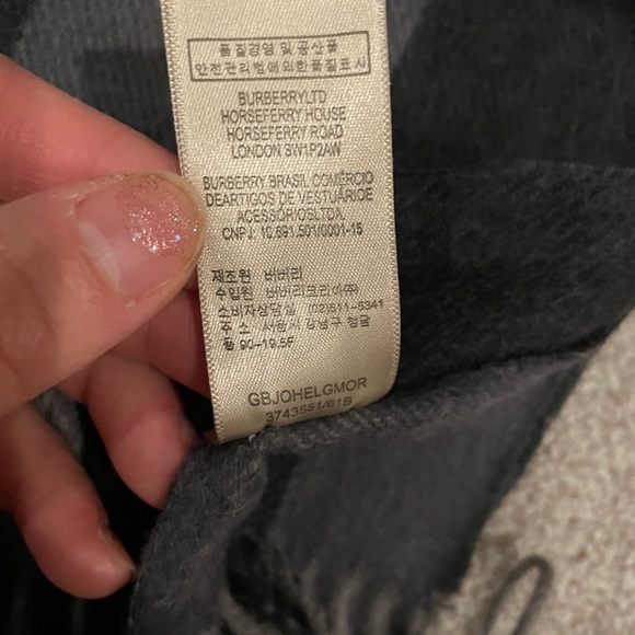 Burberry scarf - Picture 6 of 6